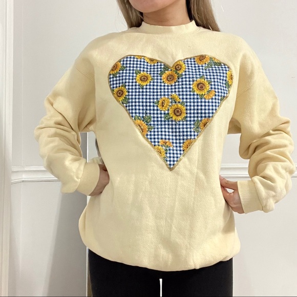 Vintage Sweaters - VTG Lee • sunflower crewneck